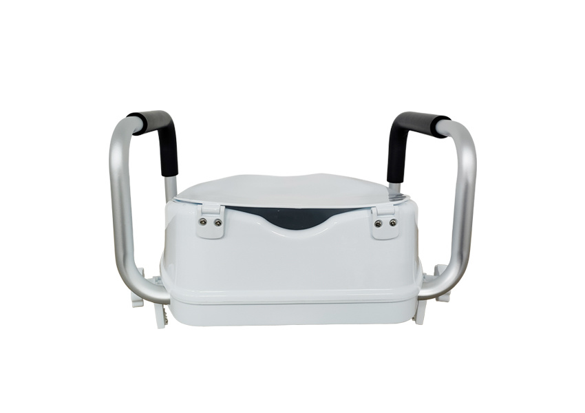 Elevainodoro blanco con barandas laterales metálicas recubiertas en goma negra, tapa cerrada. Vista frontal que muestra su diseño compacto y funcional para colocar sobre el inodoro.