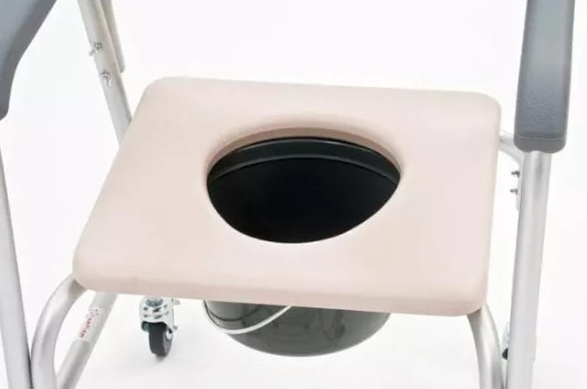 SILLA DE RUEDAS HIGENICA