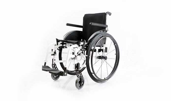 SILLA DE RUEDAS ULTRALIVIANA DE MARCO PLEGABLE